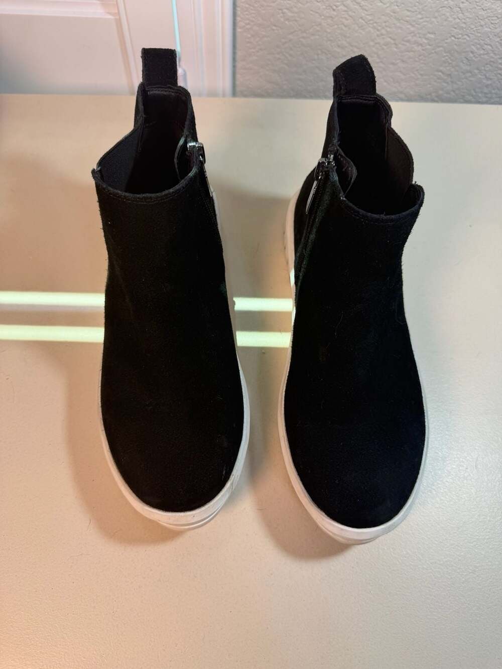 Blondo Georgette Waterproof Black Suede Hidden Wedge Booties Sneakers Womens 6.5